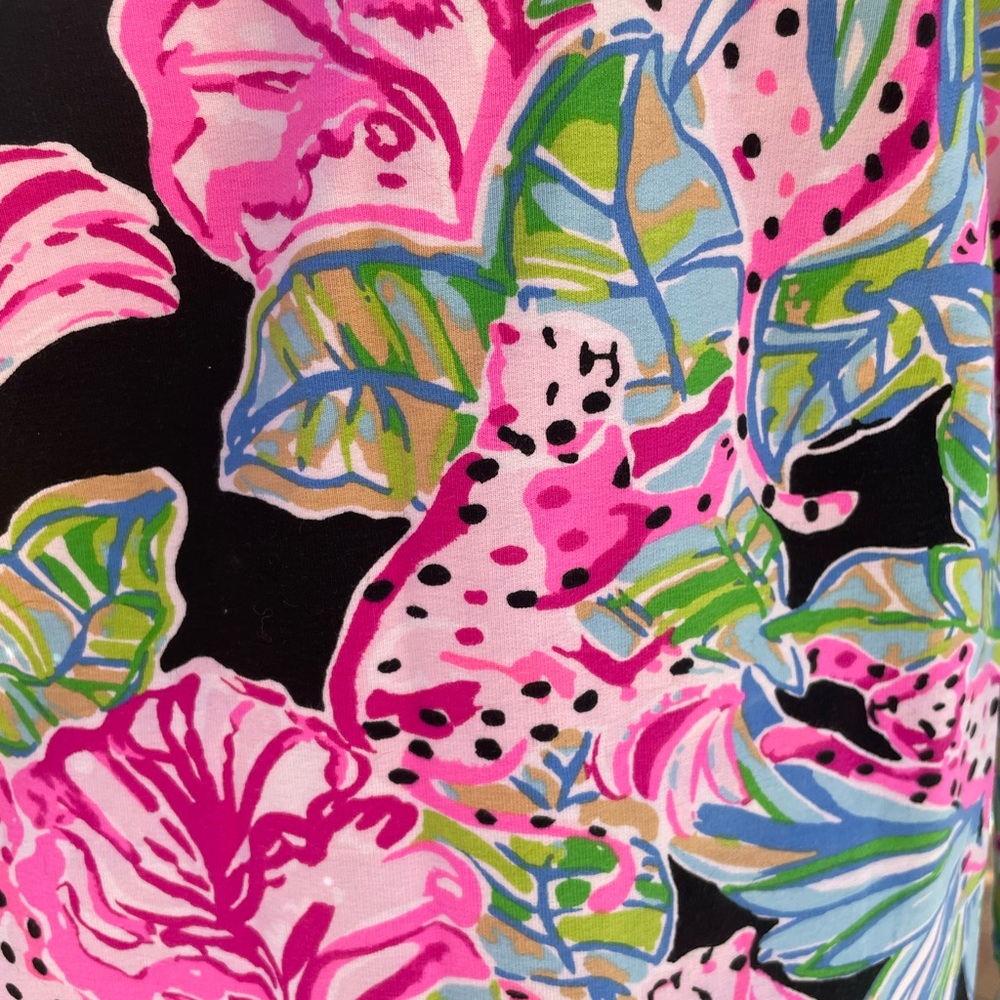 Lilly Pulitzer Leona Zip-Up UPF 50+ Jacket in Onyx Jaguar Jungle print - Large - Picture 3 of 6